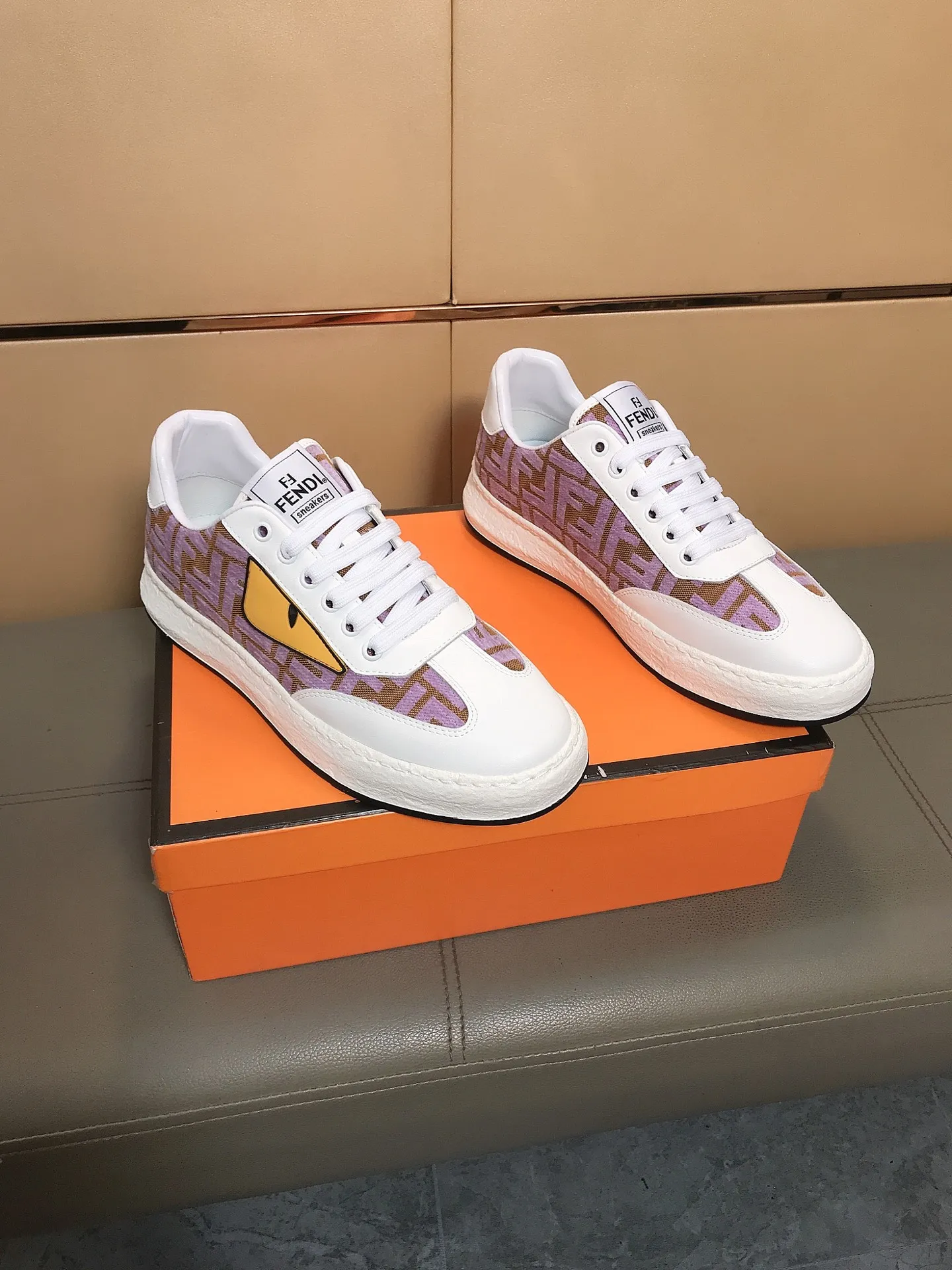 Men's Men's Shoes 230 🔆🔆👉Fendi [Fendi] Men's new low-top casual shoes are on the market🔥The shoe body is made of brand-specific printed fabric + cowhide, sheepskin foot pads, breathable and not covering the feet! Fashionable casual shoes 🙈Outsole is ultra-light, non-slip and wear-resistant👣 Standard size 38-44